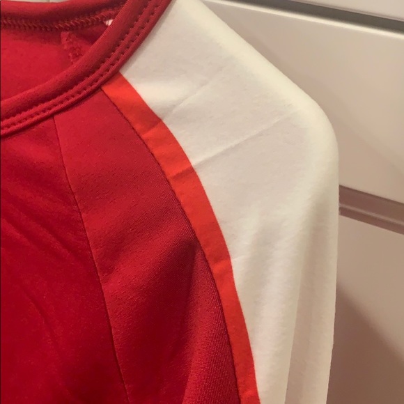 New Cropped sweat suit athletic suit top & bottom - Picture 4 of 5